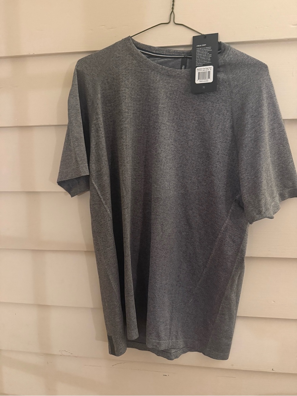 Ten Thousand Seamless Athletic T-Shirt Gray Textured Size M NWT